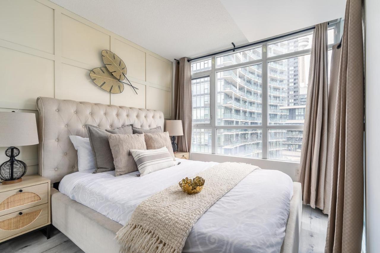 Luxury 2BR Toronto Downtown Condo w/ CN Tower View Zewnętrze zdjęcie