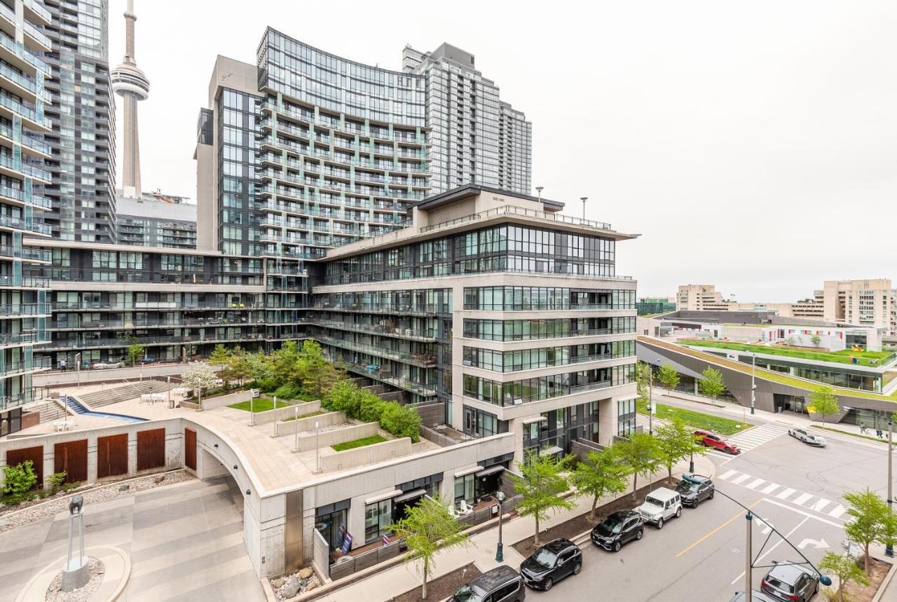 Luxury 2BR Toronto Downtown Condo w/ CN Tower View Zewnętrze zdjęcie