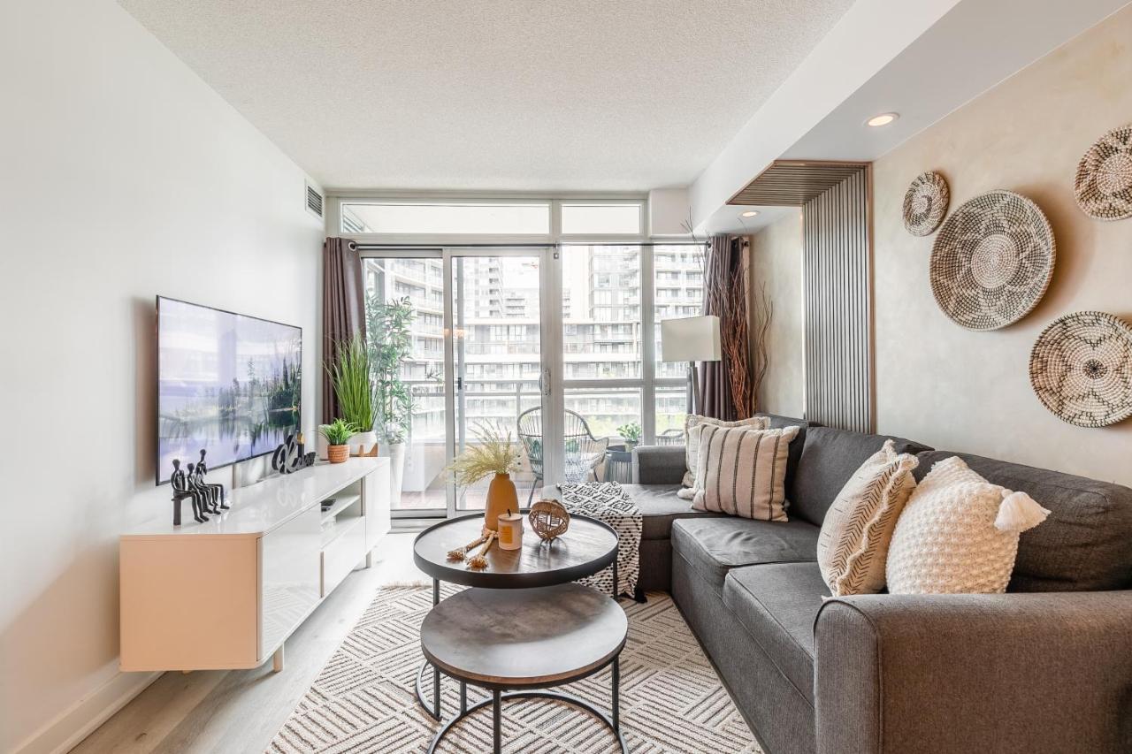 Luxury 2BR Toronto Downtown Condo w/ CN Tower View Zewnętrze zdjęcie